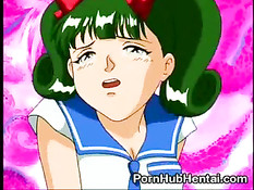 Девке подарили вибратор, который она сразу засунула во влагалище