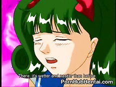 Девке подарили вибратор, который она сразу засунула во влагалище