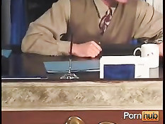 Президент пригласил студента в свой кабинет и отодрал после минета