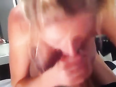 Девушка снимает халатик и нижнее бельё, а потом сосёт парню член