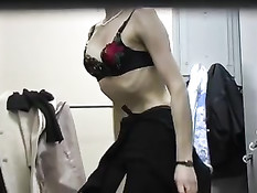 Дебютантки в раздевалке