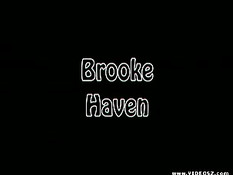 Гламурная блондинка с большой грудью любит куни и анальный секс