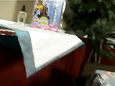 Медсестра вылизала грудастой мулатке её розовую киску и пальцы ног