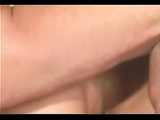 Доктор и две медсестрички нашли время для горячего группового секса