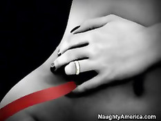 Латиноамериканская девка набросилась на бармена как дикая кошка