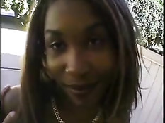 Чёрная девушка из Тринидада снялась в порно клипе в купальнике