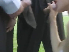 После распития шампанского невеста перетрахалась с гостями свадьбы