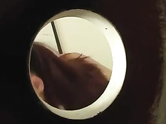 Рыжая красавица Sophie Dee отсасывает просунутый в дырку член