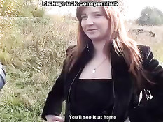 Пацаны привезли в лес рыжую шалаву и развели её на двойной минет