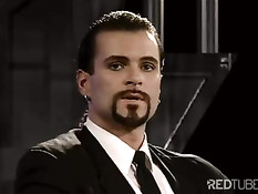 Развратные любительницы латексного нижнего белья ебутся с парнем