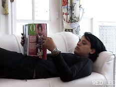 Чёрный Санта Клаус подарил мальчику гею фаллоимитатор и отодрал