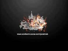 Русская девка в нижнем белье позволяет трахнуть себя в попу и киску