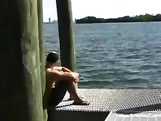 Возбуждённый парень пришёл с озера домой и занялся мастурбацией