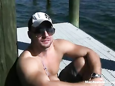 Возбуждённый парень пришёл с озера домой и занялся мастурбацией