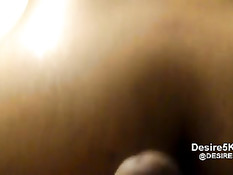 Чёрная девушка в красных трусиках трётся попкой об член и дрочит