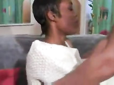 Парень с азиатской внешностью оттрахал темнокожую француженку