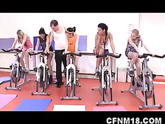 Молодой тренер по фитнесу оттрахан пятью развратными девчонками