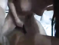 Молодая и очень горячая брюнетка устроила приятелю безумный секс