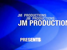 Две обнажённые лесбиянки мастурбируют на столе и делают буккаке