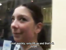 Чешская девка встреченная на улице города за деньги готова на минет