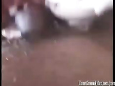 Красавица слезла с возбуждённого члена и взяла его в нежные руки