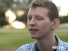 Молодой гей лёг на друга сверху и оттрахал его в разработанное очко