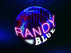 Молодые американские геи Dallas и Justin занимались сексом на диване