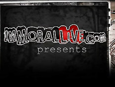 Оргия со страпоном с участием порнозвёзд Aiden Ashley и Tanner Mayes