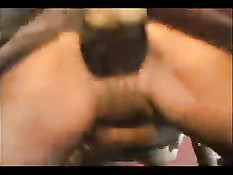 Огромный член чёрного парня входит в бездонную вагину негритянки