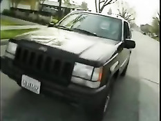 Эта шалава трахалась во дворе с большой компанией чёрных мужиков