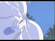 Парень встретил и оттрахал в ночном парке девушку в розовом плаще