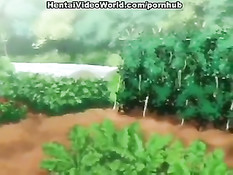 Очкастую хентай девчонку с огромными сиськами отодрали на огороде