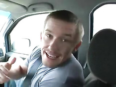 Alexis Texas поехала с парнем за город и трахнулась с ним на поляне