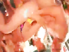 Бесконечные оргии во время весёлой вечеринки молодых свингеров