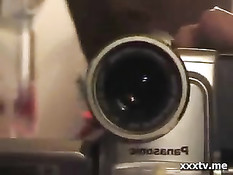 Две красивые пары свингеров снимают секс друг друга на видеокамеру