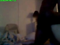 Мусульманская девушка из Пакистана делает минет перед вебкамерой