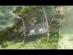 Блондинка с сочной грудью проливает на себя йогурт и мастурбирует