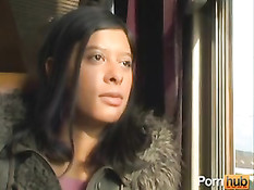 Ребята завернули сучку с мешком на голове в целлофан и отшлёпали