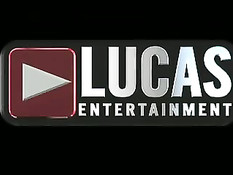 Два симпатичных гея целовались и занимались сексом на берегу моря