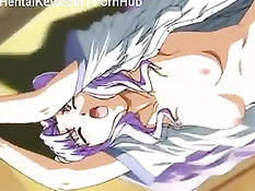 Парень снял с малышки лифчик и сделав куннилингус отодрал на лавке