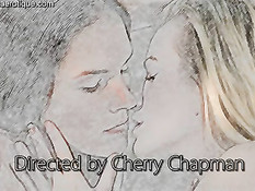 Светловолосая лесбиянка принимает душ, а её подруга подсматривает