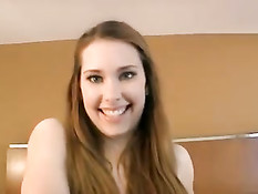 19-летняя Rachel впервые снимается в анальном порно и делает минет