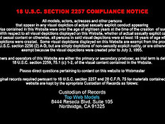 Молоденькая Laura Swallows раздевается и после отсоса глотает сперму