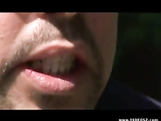 Девка с косичками Gen Padova громко стонет когда член входит в неё