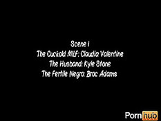 Муж наблюдает, как ебётся  его сексуально неудовлетворённая жена