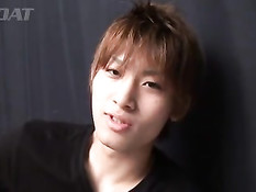 Гей отсосал в общественном туалете, а потом трахнул друга на кровати