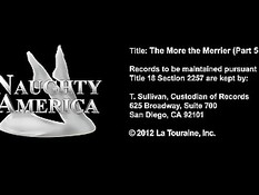 Четыре развратные суки пригласили парня на празднование Рождества