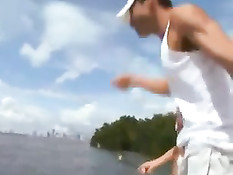 Мужик отодрал на яхте большим членом красивую брюнетку Amia Miley