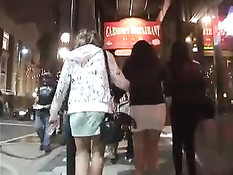 Молодые шалавы показывают письку и сиськи в общественных местах