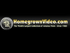 Мужик и две женщины разбили в лесу палатку и ночью занялись сексом